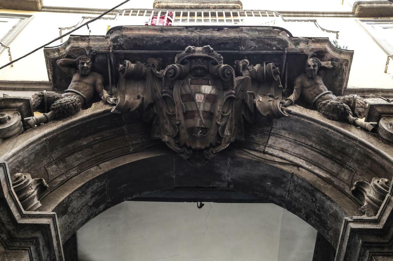 Apartment Palazzo Carafa Della Spina Neapel