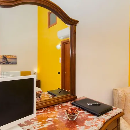 Apartamento Palazzo Carafa Della Spina Nápoles Exterior foto
